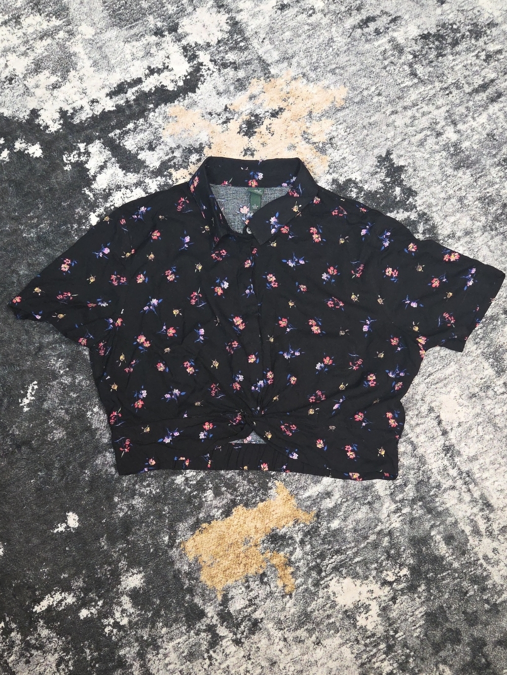 Wild Fable Black Floral Twist Front Cropped Button Up Blouse L